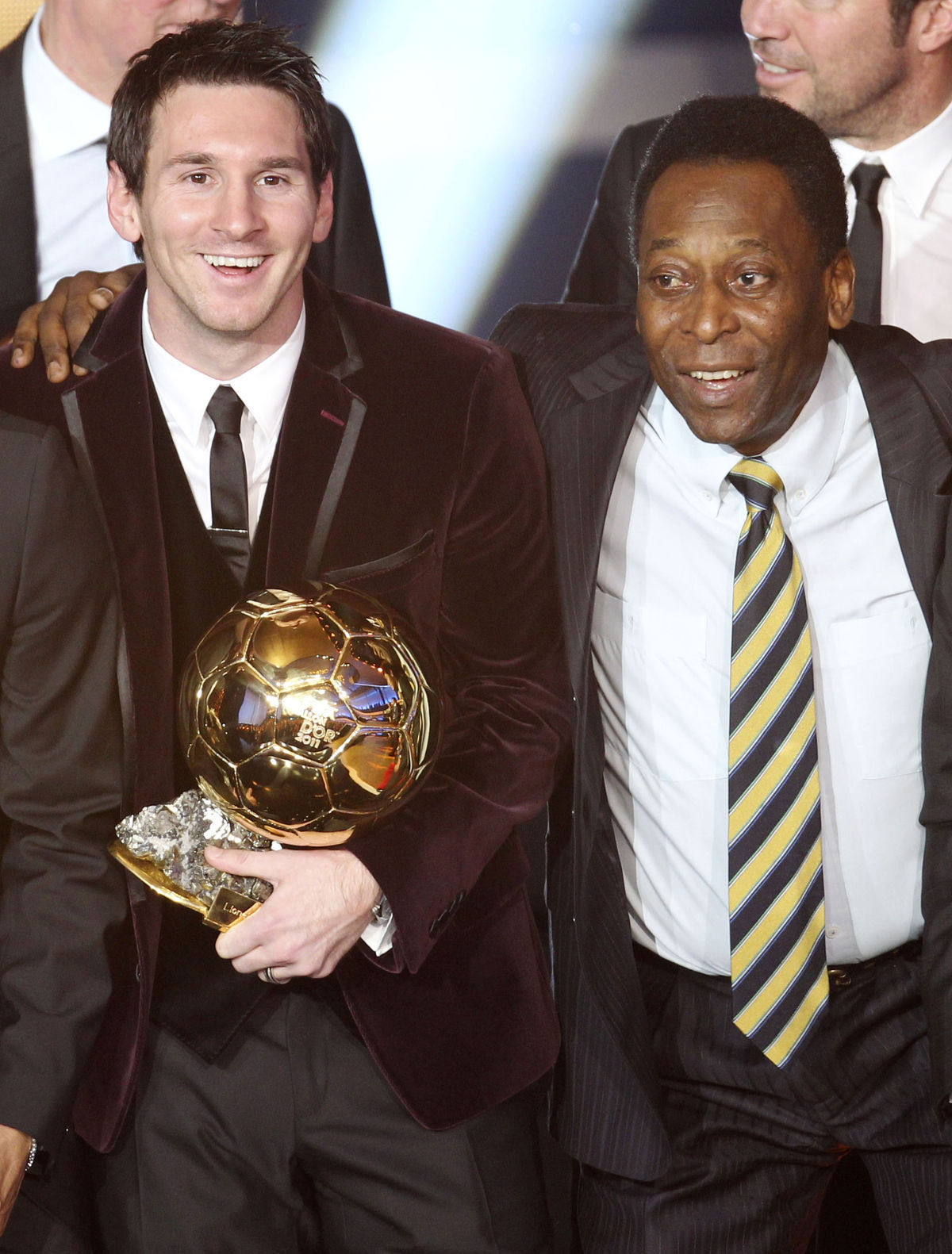 Pelé s Lionelom Messim na snímke z roku 2012,...