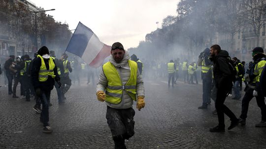 Protesty žltých viest vstúpili vo Francúzsku do siedmeho týždňa