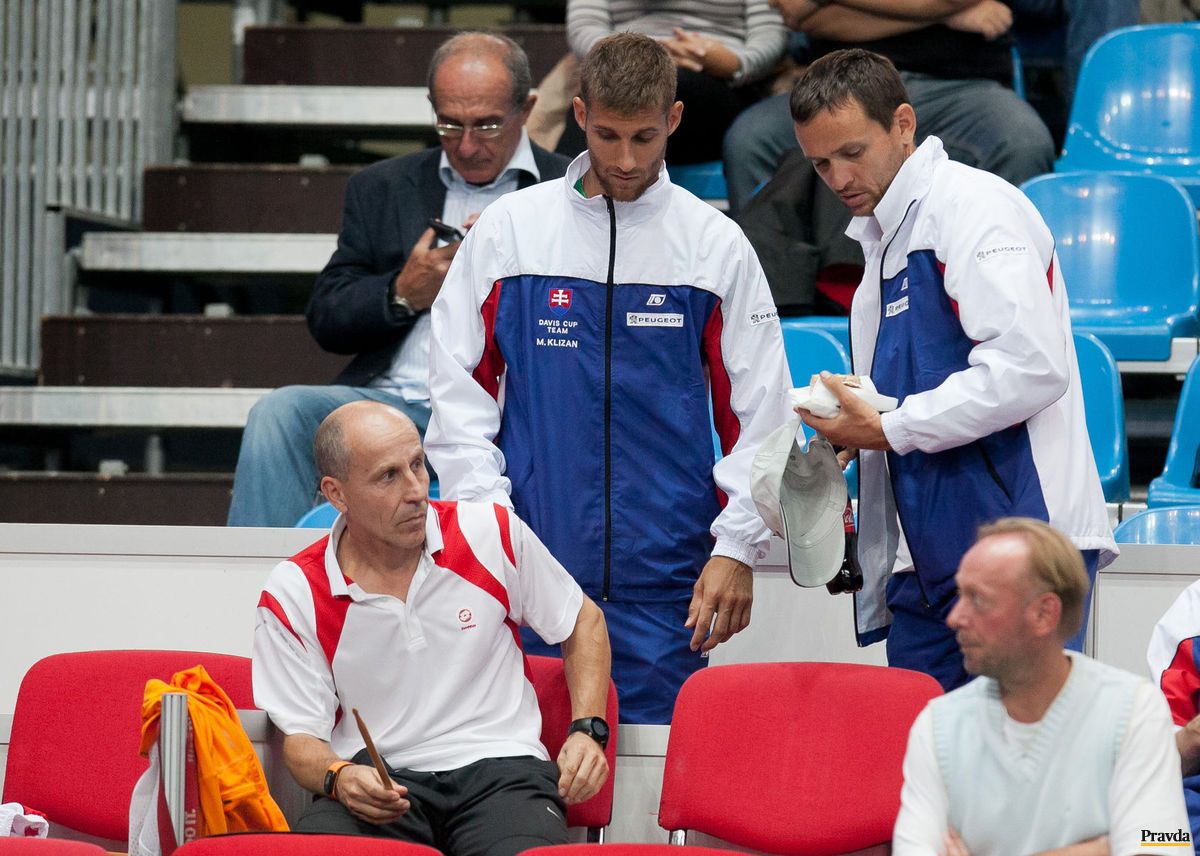 Ján Krošlák a Martin Kližan počas zápasu...