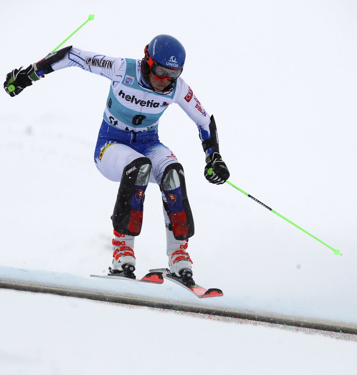 Petra Vlhová na trati paralelného slalomu vo...