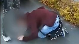 Šikana v Humennom: Chlapec sa musel tyranovi pokloniť a bozkávať mu nohy