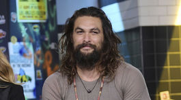 Aquaman Jason Momoa si oholil bradu, chce pomôcť zachrániť planétu