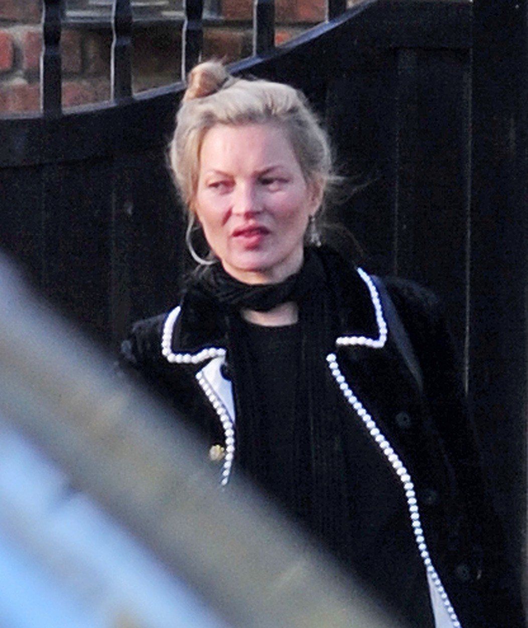 Anglická modelka Kate Moss na zábere paparazzov.
