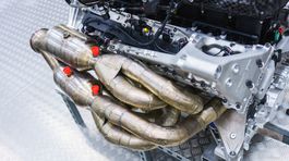 Aston Martin Valkyrie - motor V12 Cosworth
