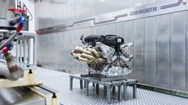 Aston Martin Valkyrie - motor V12 Cosworth