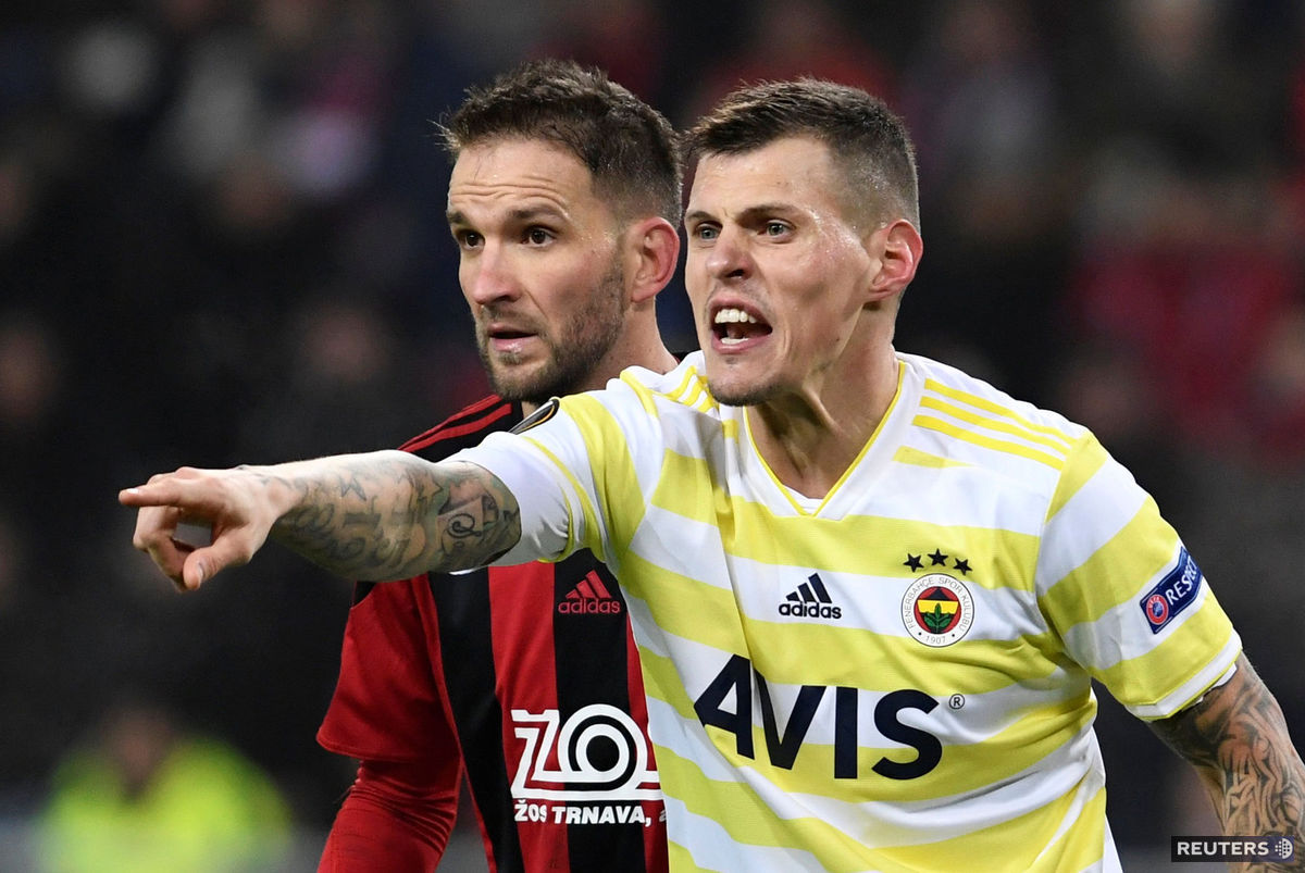 Martin Škrtel z Fenerbahce a Marek Bakoš z Trnavy.