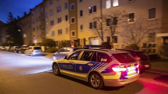 Neznámy útočník pobodal v Norimbergu tri ženy