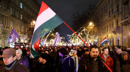 Demonštranti pokračujú v protestoch Budapeštou proti zákonníku práce i Orbánovi