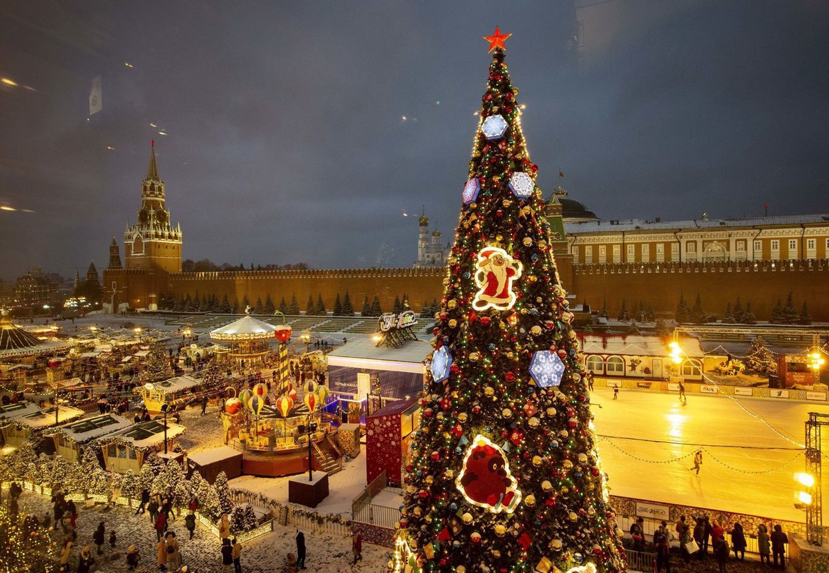 Rusko, Moskva, Vianoce, stromček, ozdoby, svetielka, Červené námestie, sviatky,