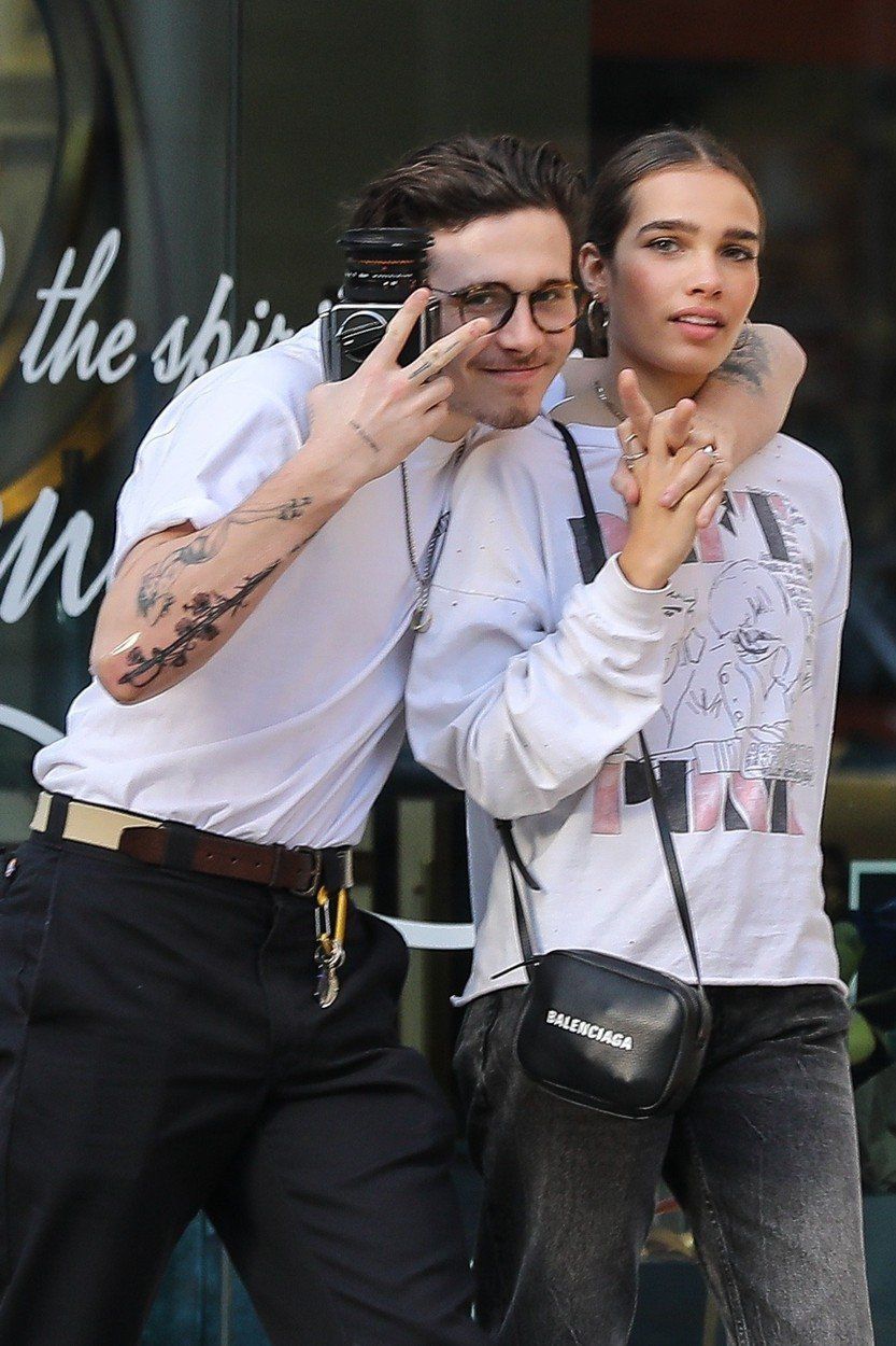 Brooklyn Beckham a jeho nová partnerka -...