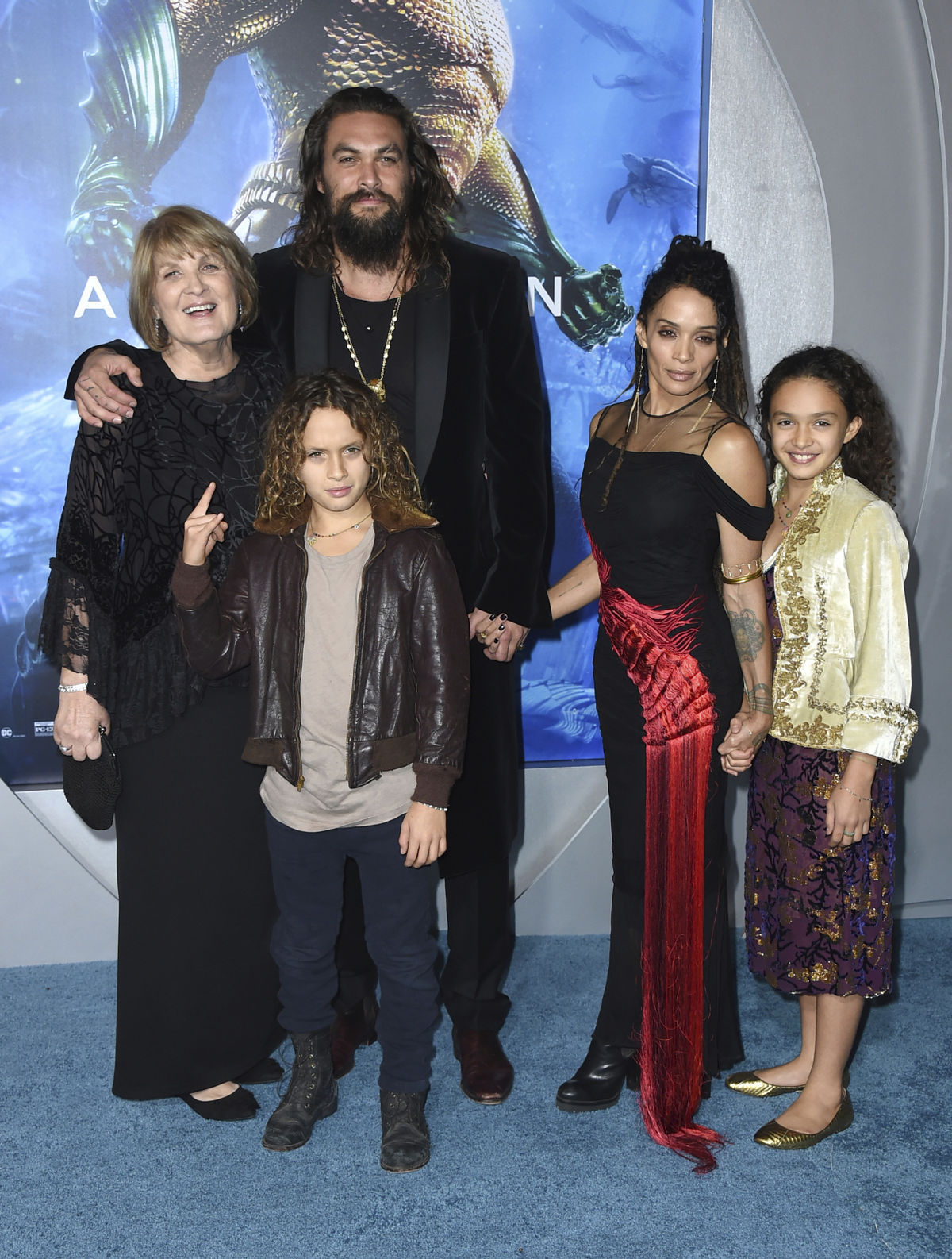 Herec Jason Momoa s manželkou Lisou Bonetovou,...