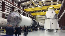 SpaceX je prichystaná na skúšobný let novej pilotovanej lode Dragon