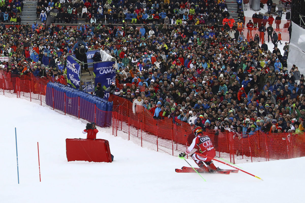 Marcel Hirscher počas slalomu v talianskej...