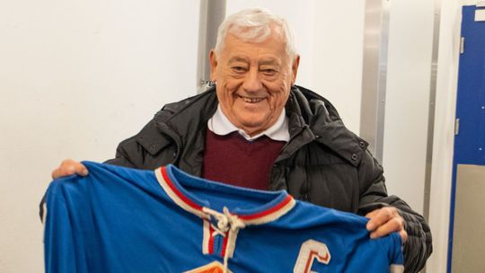 Keď vedľa mňa sedela manželka, žiadal som o eutanáziu. Slávny Rus oberal u Golonku čerešne. Vypil pri tom dve fľaše vodky