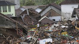 Počet obetí cunami v Indonézii sa zvýšil na 429