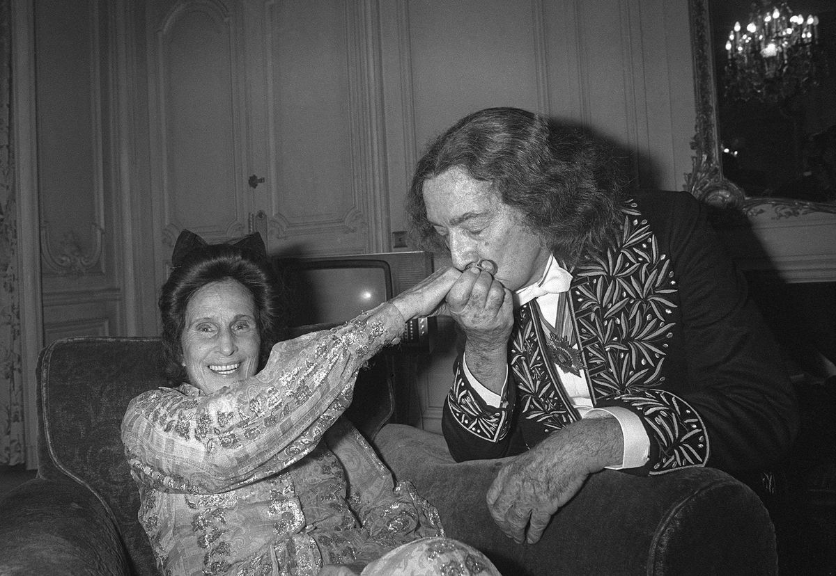 Gala so Salvadorom radi šantili na verejnosti.