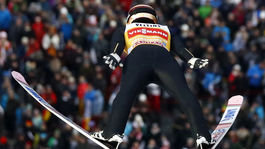 Prvý diel Turné štyroch mostíkov ovládol favorit. Najďalej doletel Kobajaši