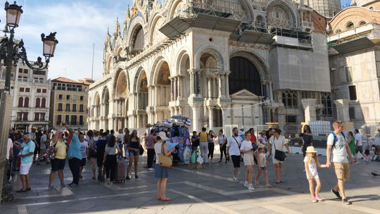 Benátky zakážu veľkým lodiam vstup do historického centra