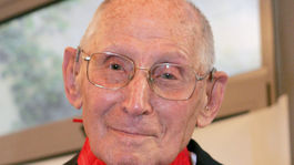 Odkopával loptu, aby deti zachraňoval pred smrťou