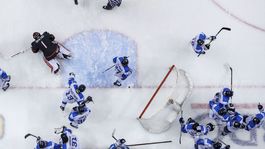 Švajčiari šokovali Švédov. Domáca Kanada zostane bez medaily, nepostúpili ani Česi