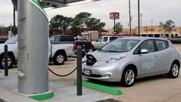 Nórsko má rekord v predaji elektromobilov. Je ich skoro tretina!