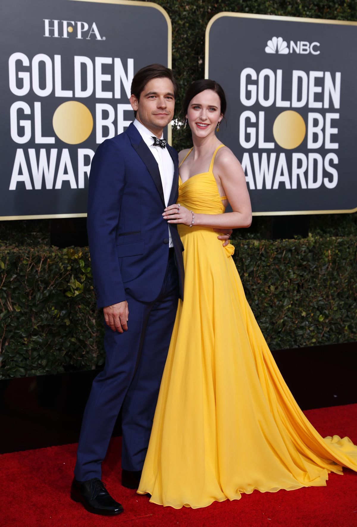 Herecký pár Jason Ralph a Rachel Brosnahan (v...