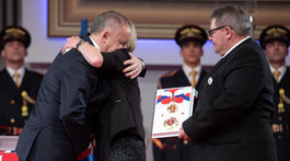 Zľava: Preziednt SR Andrej Kiska, mama Martiny,...