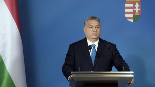 Orbán navštíti vo februári Bielorusko, zrejme ho prijme aj Lukašenko