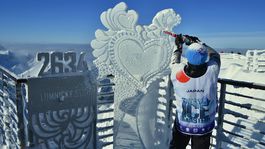 Na Lomnickom štíte postavili ľadovú sochu