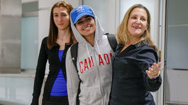 Rodinou prenasledovaná saudskoarabka pricestovala do Kanady