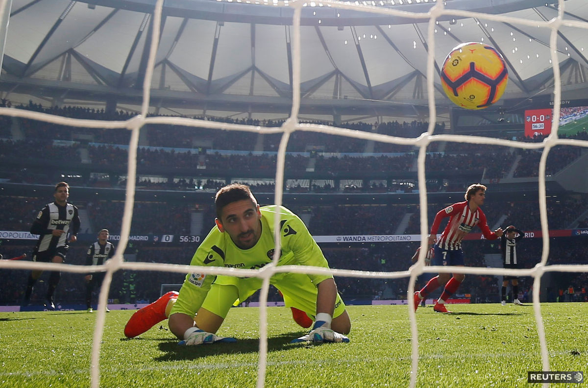 Antoine Griezmann rozhoduje z penalty o...