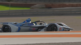 VIDEO: Idiot a amatér! Hviezdny Massa dostal v elektrickej formule studenú sprchu