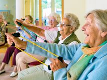 seniori, dôchodci, cvičenie