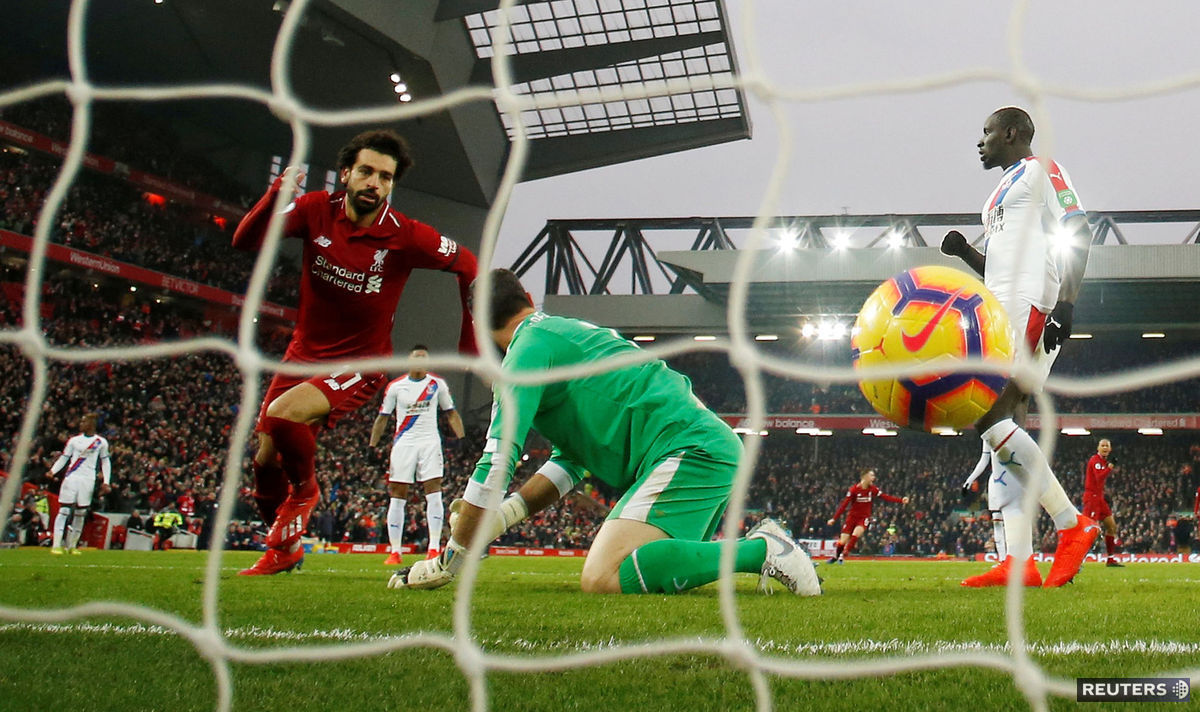 Mohamed Salah z Liverpoolu po góle do siete...