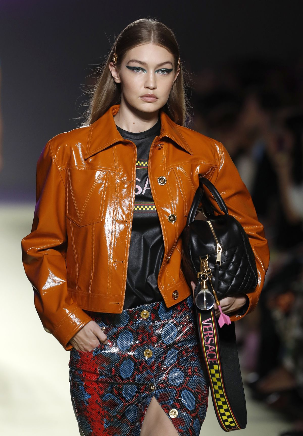 Topmodelka Gigi Hadid na prehliadke značky...