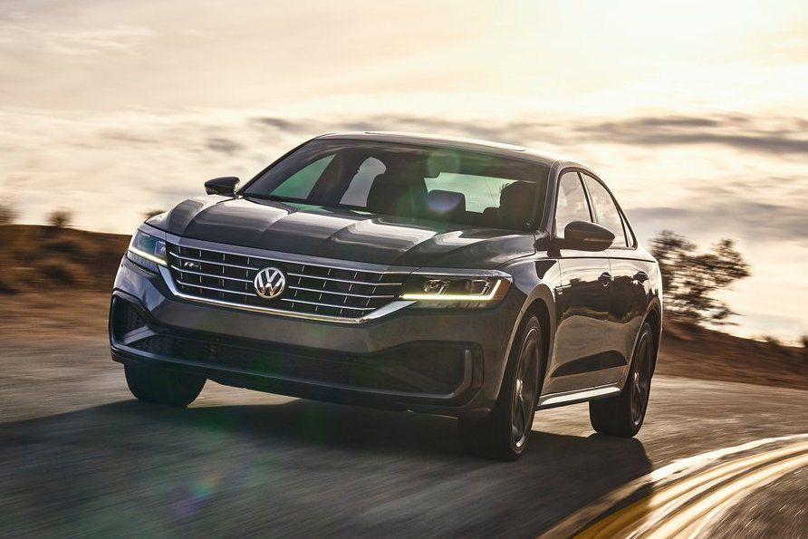 Pod kapotou skončil benzínový 6-valec aj diesel...