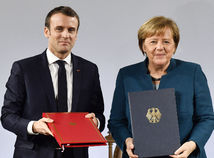 Nemecko Francúzsko Elyzejská zmluva podpis Macron Merkelová