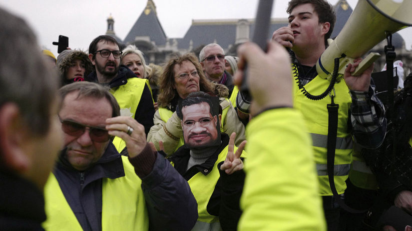 Francúzsko rok nový vesty žlté protesty prvé...