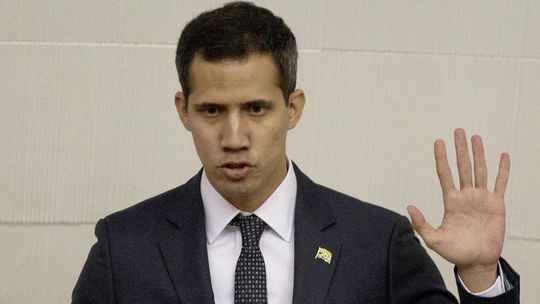 Guaidó vyzval na demonštrácie s cieľom umožniť prísun pomoci z USA