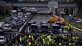 Madridskí taxikári blokujú vstup na veľtrh, ich štrajk stále pokračuje