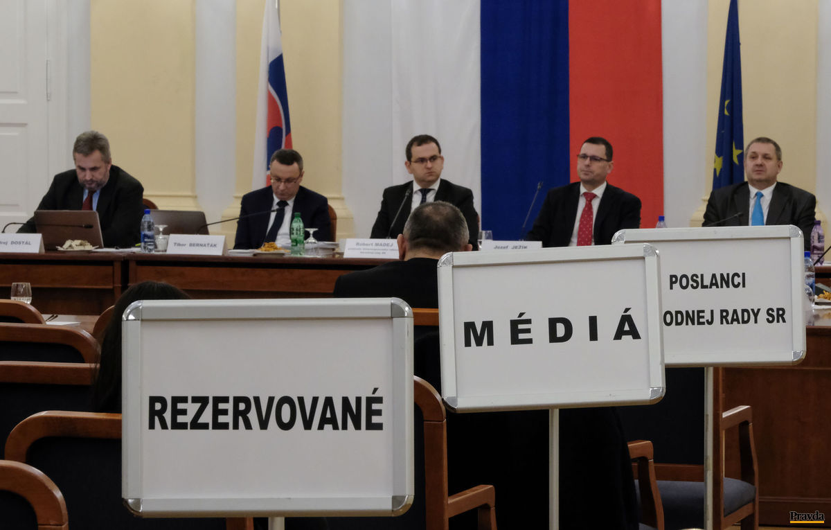Vypočutie kandidátov na ústavných sudcov.