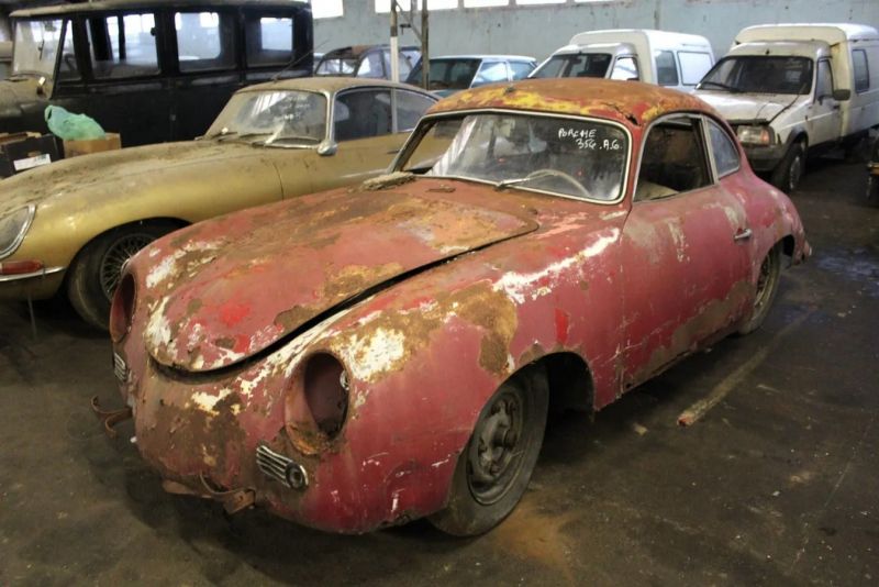 Porsche 356 z roku 1953 sa našlo v žalostnom...