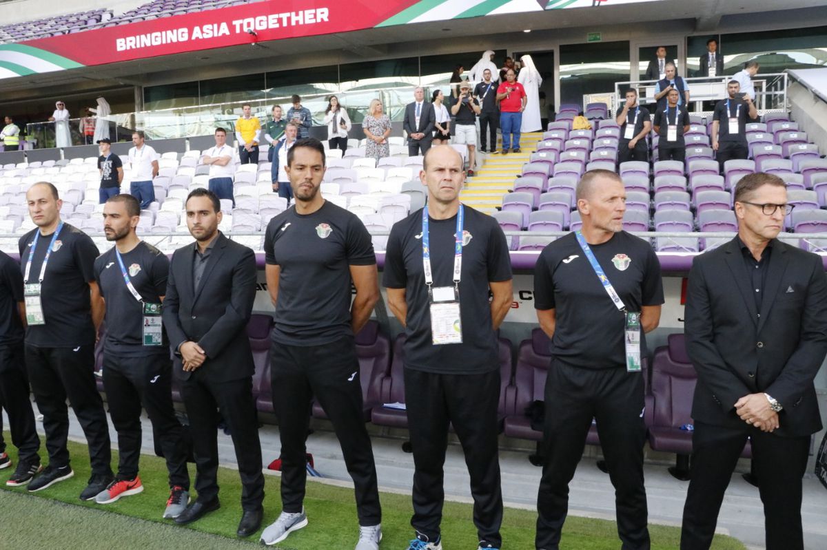 Alexander Vencel (tretí sprava) s realizačným...