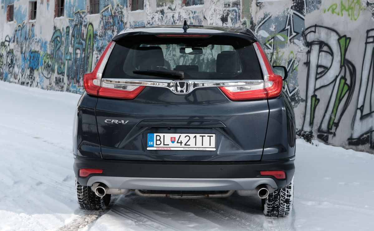 Ani vzadu Honda nešetrila na chróme či...