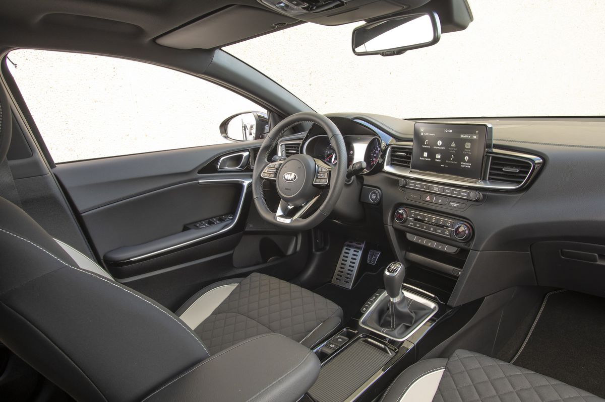 Kia ProCeed má kontrastné prešívanie sedadiel a...