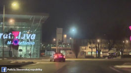 VIDEO: Ďalšia policajná naháňačka v Bratislave. Vodič unikal v protismere