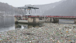 Plasty znečistili vodnú nádrž Ružín