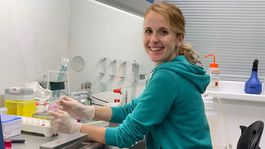 Mladá vedkyňa hľadá liek na rakovinu