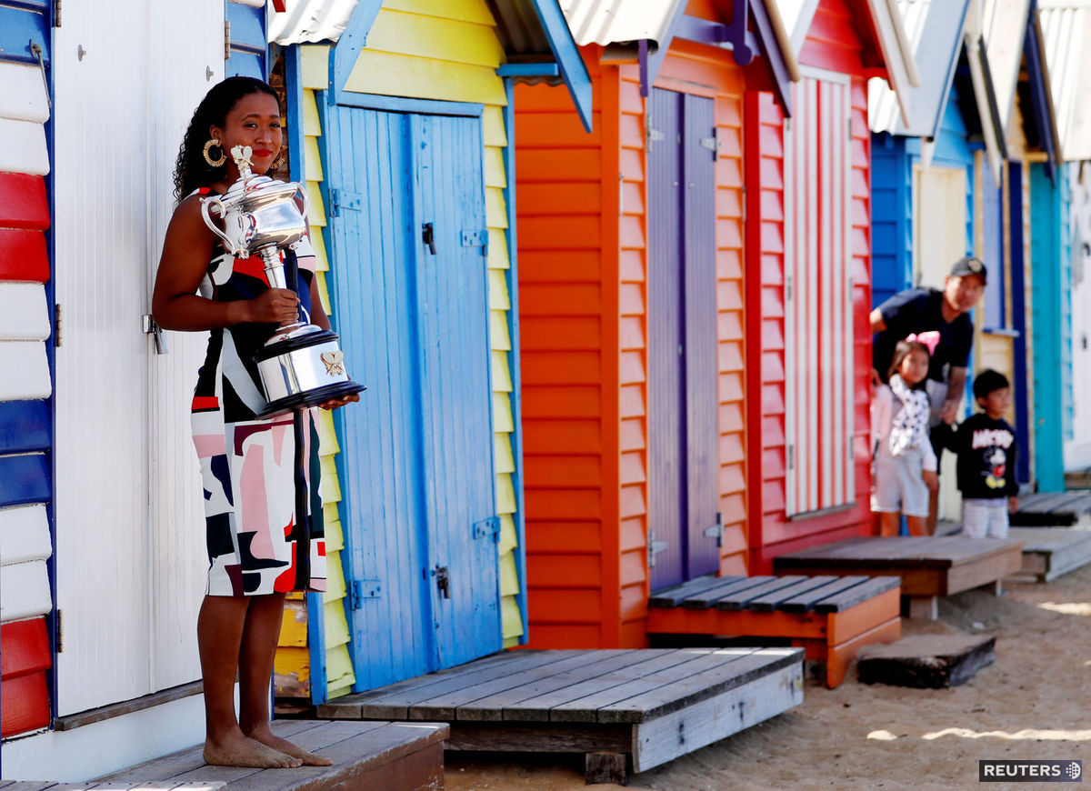 Naomi Osaková s víťaznou trofejou z Australian...