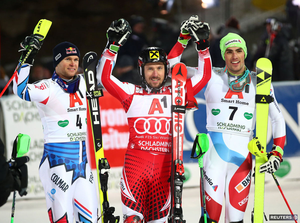 Víťaz slalomu v Schladmingu Marcel Hirscher (v...